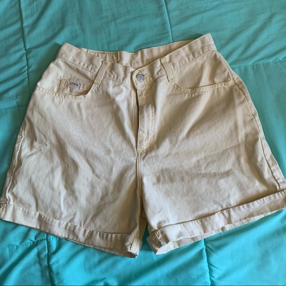 Riders by Lee Pants - Vintage 90s Riders by Lee Yellow High Waisted Mom Short